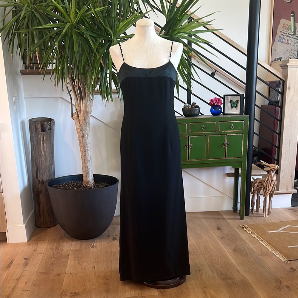 Nicole Miller- Elegant Black Evening Dress